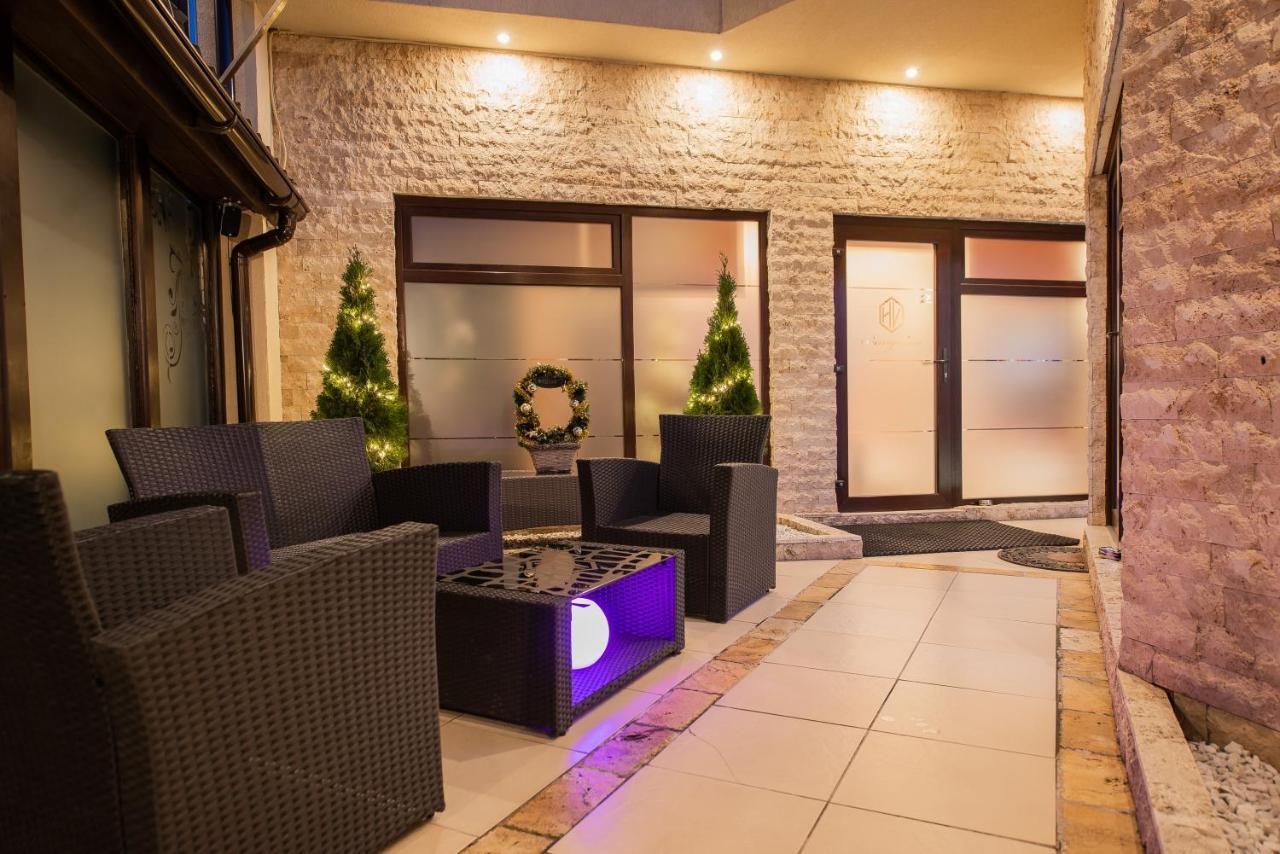 H & V Residence - Split Level Apartment アラド エクステリア 写真