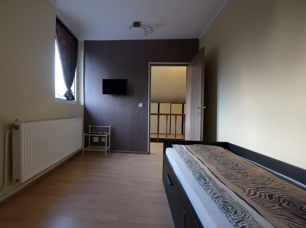 H & V Residence - Split Level Apartment アラド エクステリア 写真